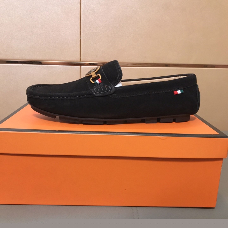 G*u*i leather shoes